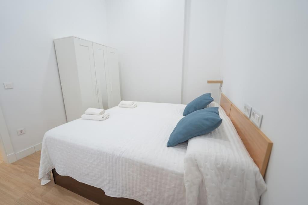 Estudio A Estrenar En San Bernardo Sevilha